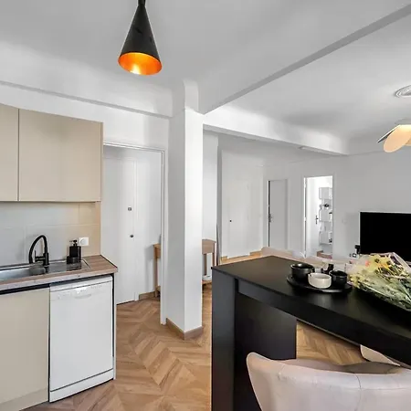 Cozy&stylish With Air Conditioning&balcony - Libération *